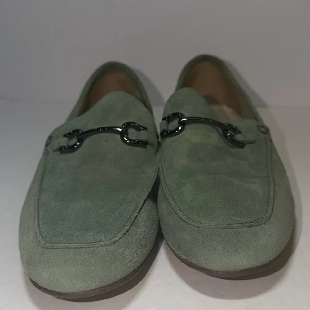 Journee‎ Signature Women's Giia bit loafers in genuine green leather. Size 8